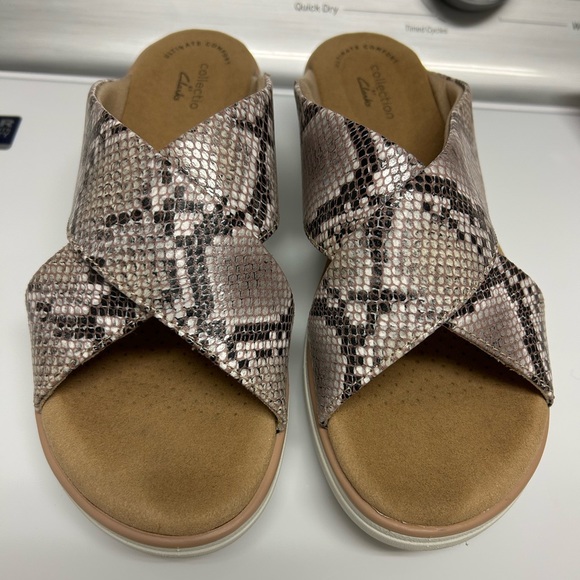 Clarks Shoes - CLARKS SNAKESKIN WEDGE PLATFORM SANDALS 7.5 shoes